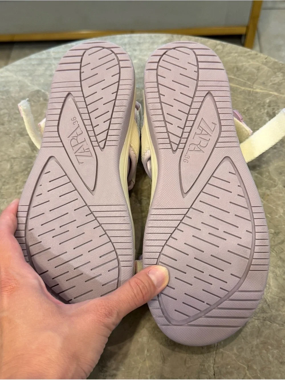 size 4 (9 inch) Zara girl sandals new (Stich)